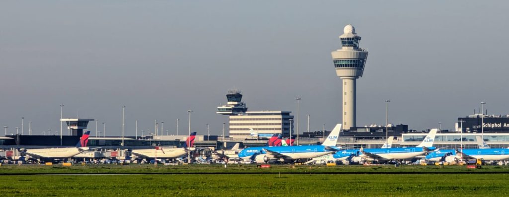 Een taxi van Lelystad naar Schiphol.